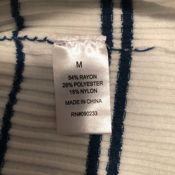 Sweater - Picture 3 of 3